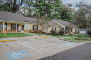 Single story apartments with handicap parking spots